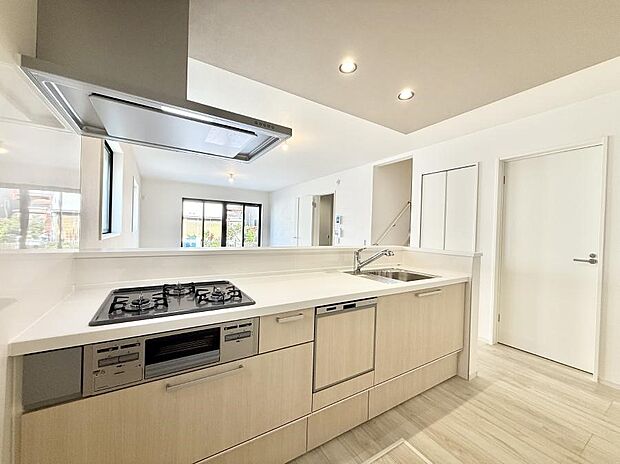 ■シンプルで美しく心地よい時間を生むキッチン空間