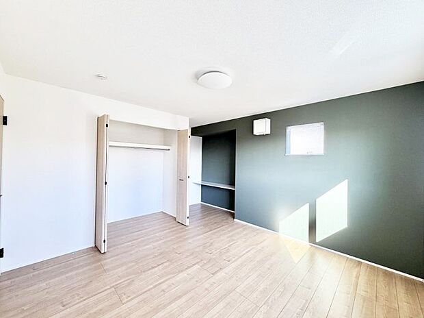 1号棟 ■落ち着いた色合いのお部屋で穏やかな時間を楽しめます