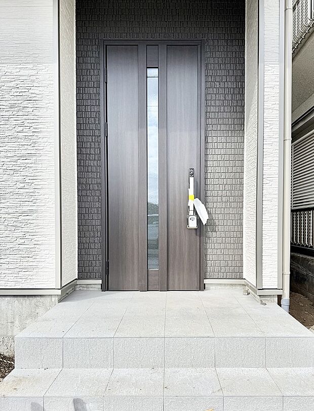 ■ 家族とゲストをやさしく迎える、心温まる玄関