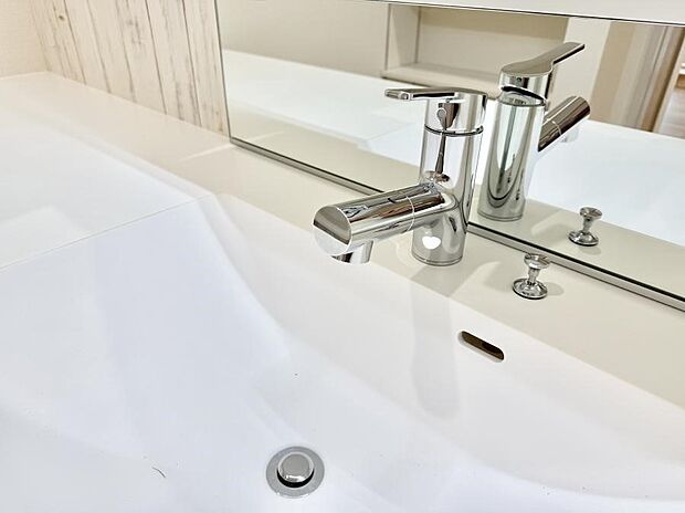 ■手洗いや顔を洗う時も快適に使える便利なシャワー