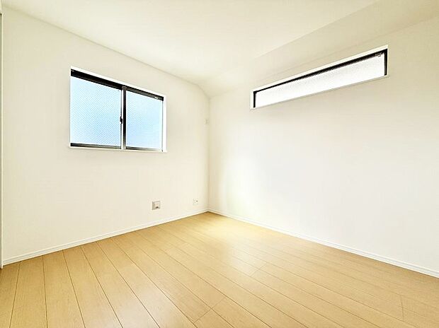 ■シンプルな空間で、収納付きベッドやデスクなど、多機能な家具を活用しやすいです