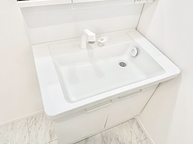 ■手洗いや顔を洗う時も快適に使える便利なシャワー