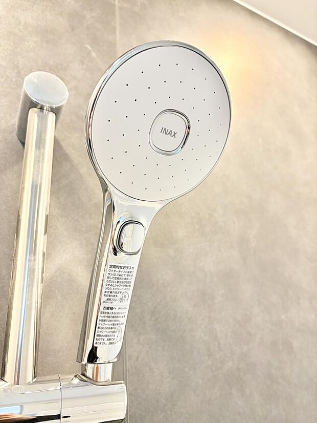 ■手元で簡単に止水できるため、水の無駄遣いを減らすことができます。