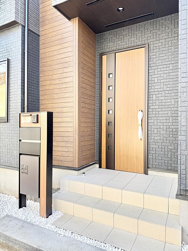 ■ 心地よい暮らしへとつながる、温かい玄関