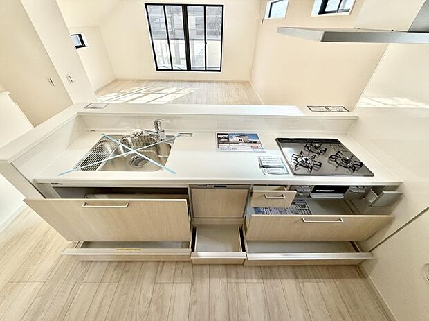 ■シンプルで機能的、毎日使いやすいキッチン