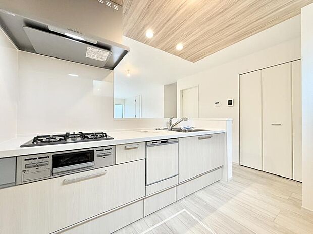 ■家族の絆を深める、温もりのあるキッチン