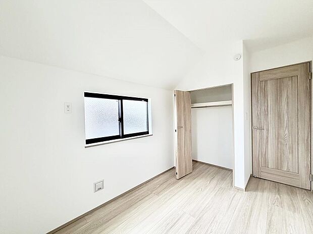 B号棟 ■落ち着いた色合いのお部屋で穏やかな時間を楽しめます
