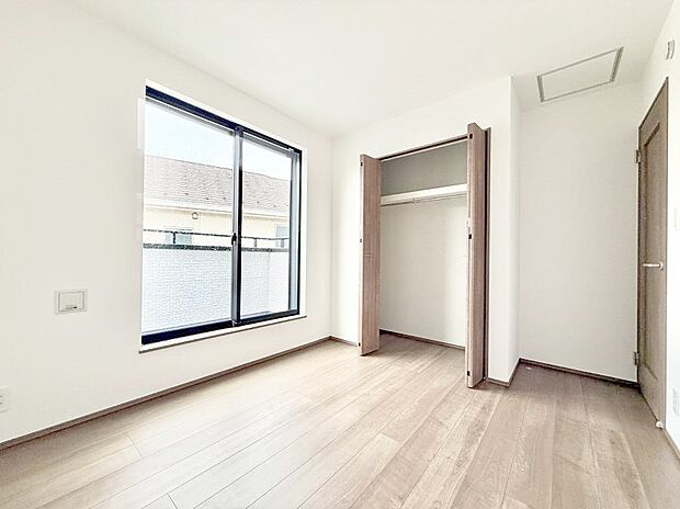 E号棟  ■自分だけのスペース どんなお部屋にするかとっても楽しみですね