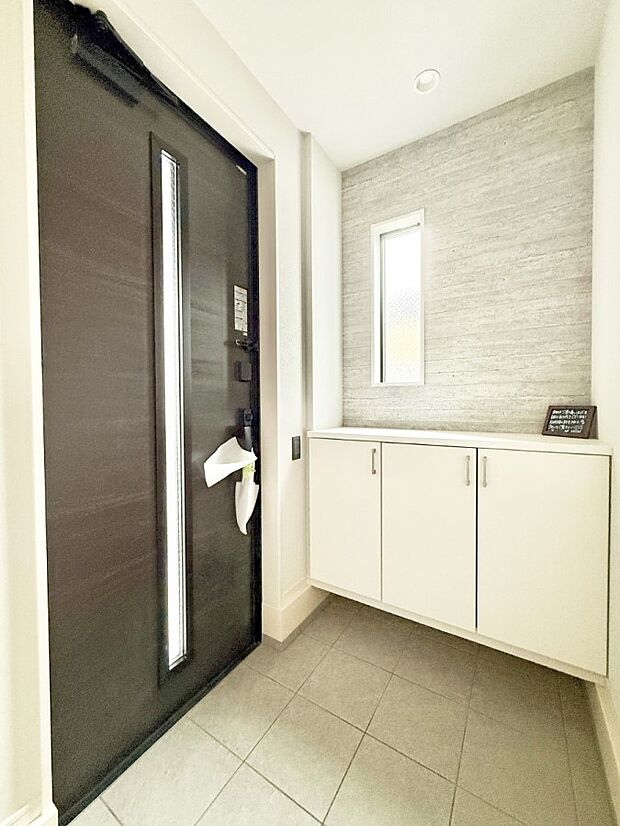 ■ 毎日を気持ちよく迎える、明るく温もりのある玄関