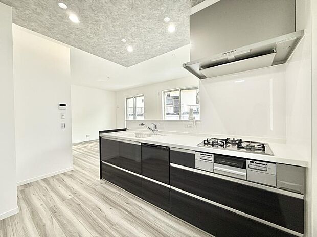 ■家族の絆を深める、温もりのあるキッチン