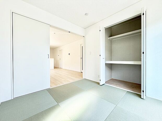 1号棟 ■落ち着いた色合いのお部屋で穏やかな時間を楽しめます