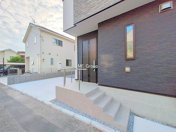 ■ 心地よい暮らしへとつながる、温かい玄関