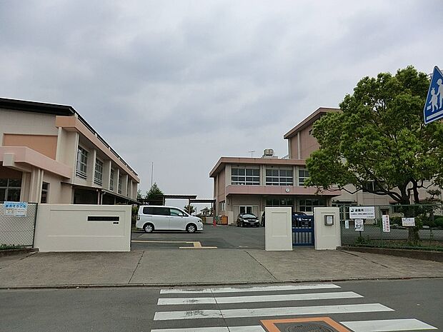 小学校 1700m 平塚市立みずほ小学校