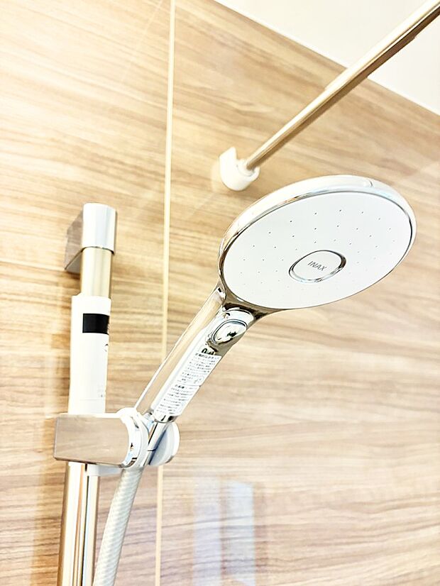 ■手元で簡単に止水できるため、水の無駄遣いを減らすことができます。  