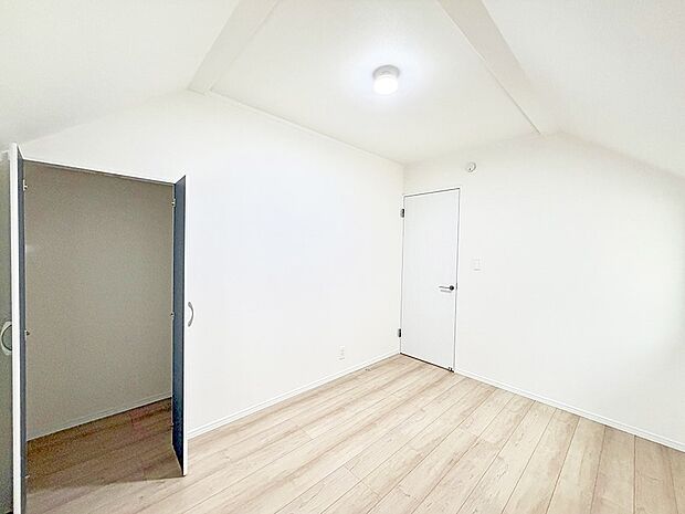 ■落ち着いた雰囲気のお部屋で心が安らぐ空間