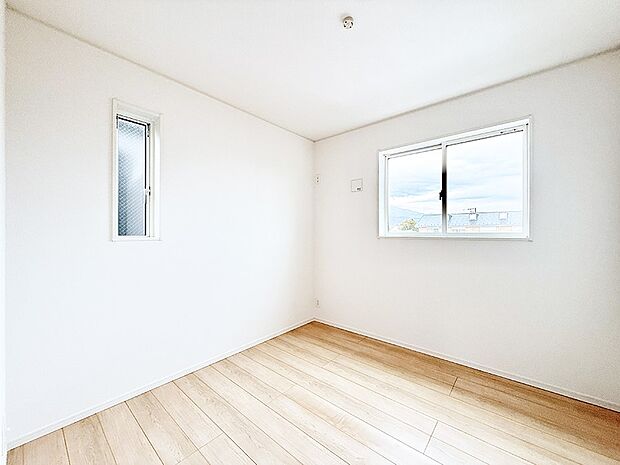 3号棟 ■落ち着いた色合いのお部屋で穏やかな時間を楽しめます