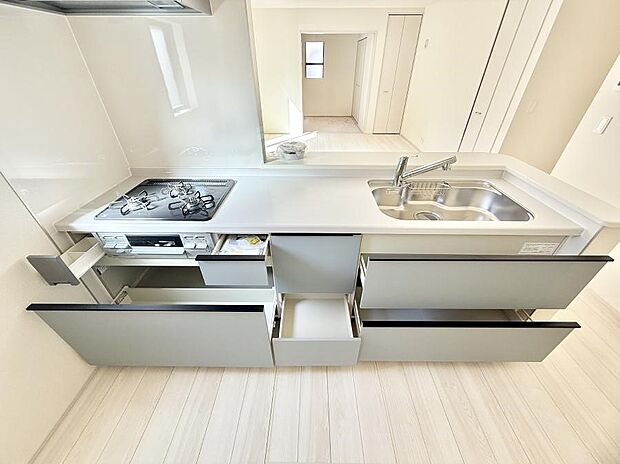 ■家族の絆を深める、温もりのあるキッチン