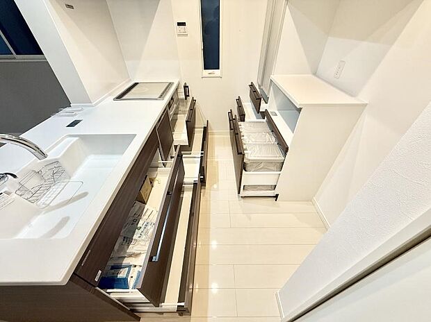 ■家族の絆を深める、温もりのあるキッチン