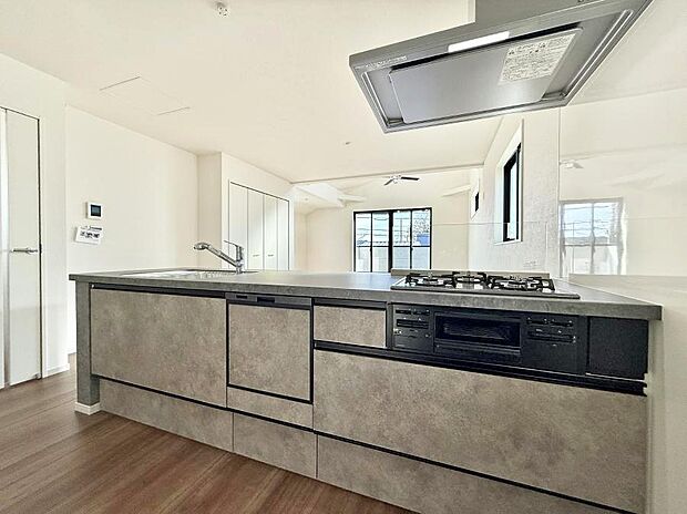 ■家族の絆を深める、温もりのあるキッチン