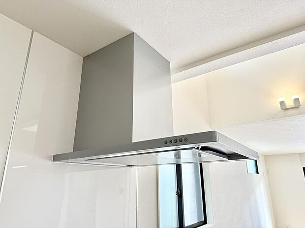 ■調理時の蒸気や匂いが換気扇に誘導され、効率的に排煙ができます。