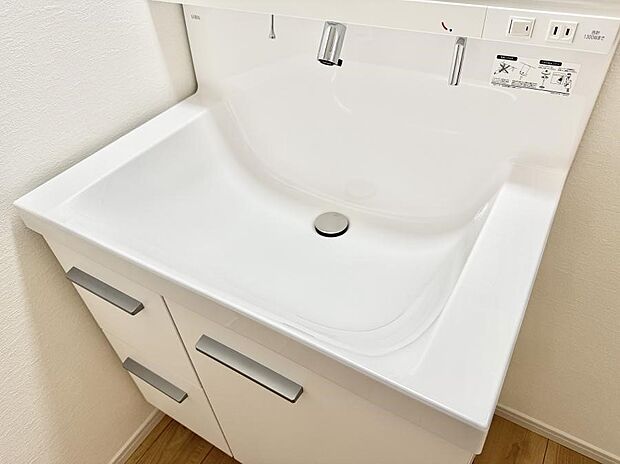 ■手洗いや顔を洗う時も快適に使える便利なシャワー