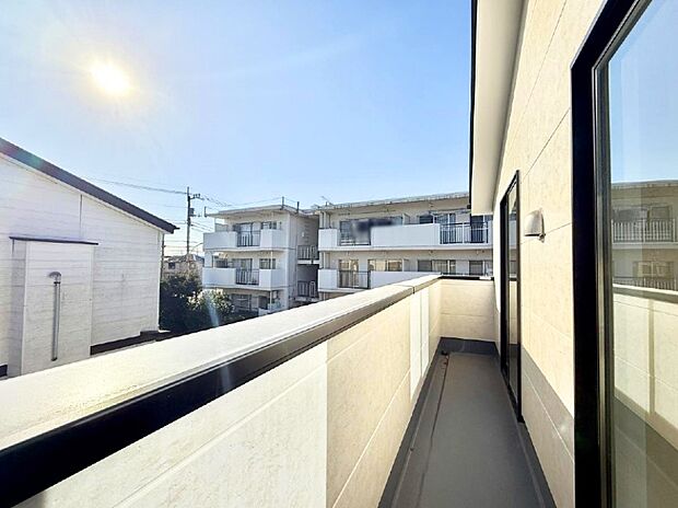 ■ 季節の移ろいを感じられる開放的な空間です