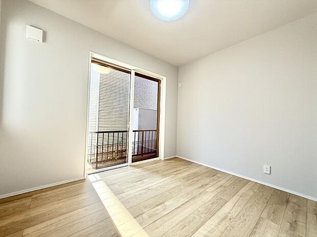 ■シンプルな空間で、収納付きベッドやデスクなど、多機能な家具を活用しやすいです