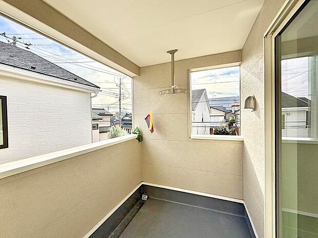 ■ 季節の移ろいを感じられる開放的な空間です