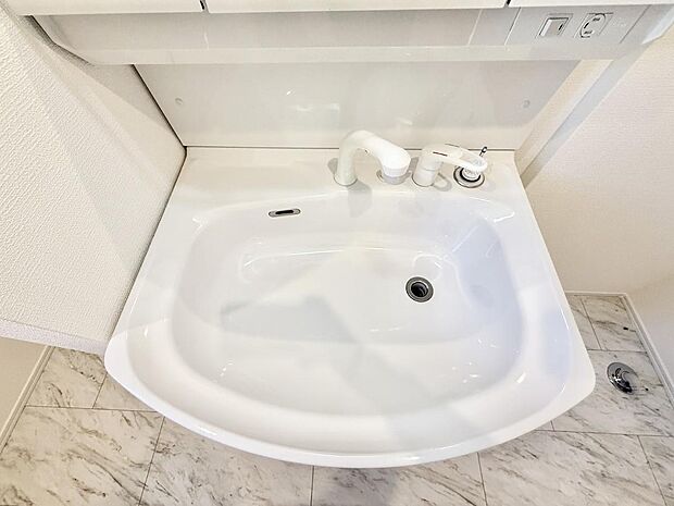 ■手洗いや顔を洗う時も快適に使える便利なシャワー