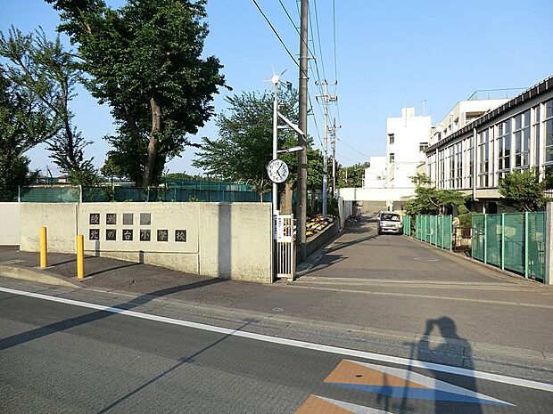 小学校 800m 綾瀬市立北の台小学校