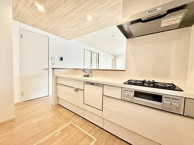 ■シンプルで機能的、毎日使いやすいキッチン