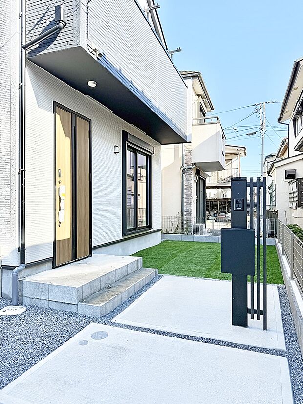 ■ 家族とゲストをやさしく迎える、心温まる玄関