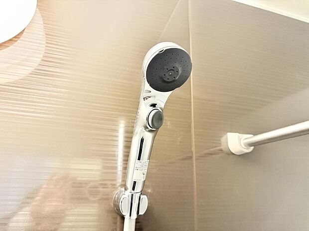 ■手元で簡単に止水できるため、水の無駄遣いを減らすことができます。