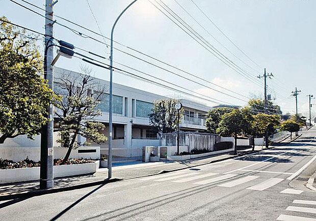 中学校 600m 横浜市立あざみ野中学校