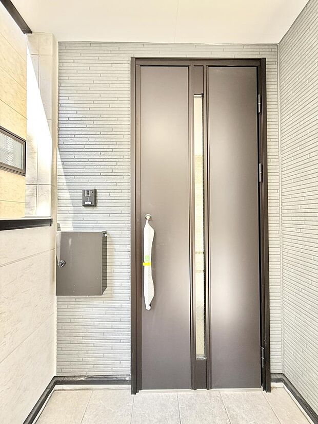 ■ 心地よい暮らしへとつながる、温かい玄関