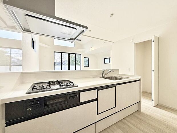 ■シンプルで機能的、毎日使いやすいキッチン