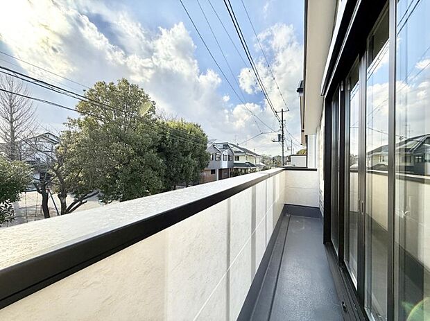 ■ 季節の移ろいを感じられる開放的な空間です