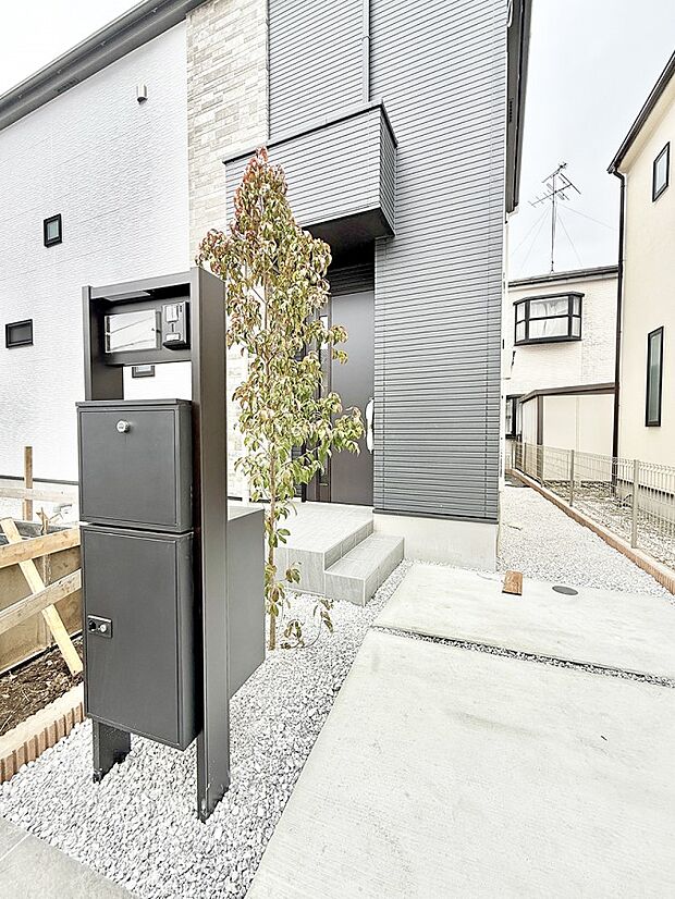 ■ 心地よい暮らしへとつながる、温かい玄関