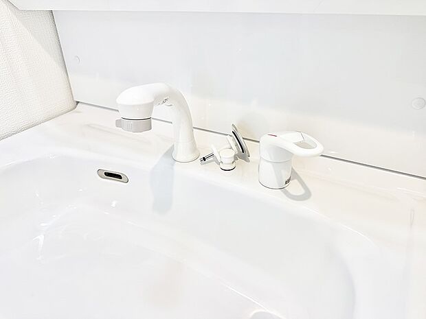 ■手洗いや顔を洗う時も快適に使える便利なシャワー