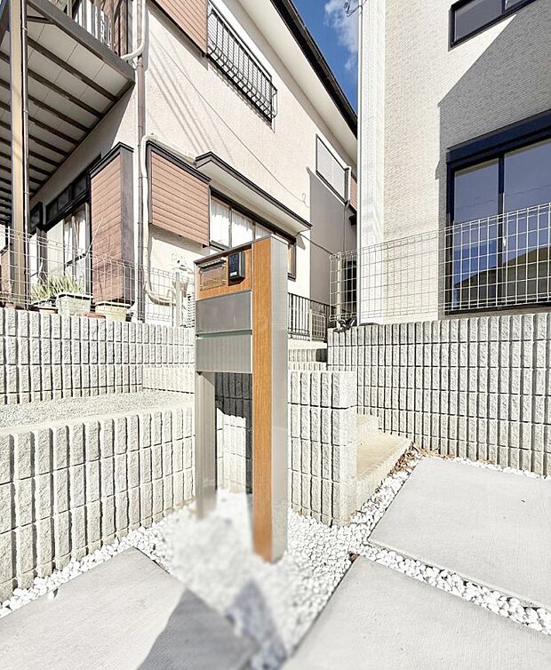 ■ シンプルで美しく、住まいの第一印象を彩る玄関です