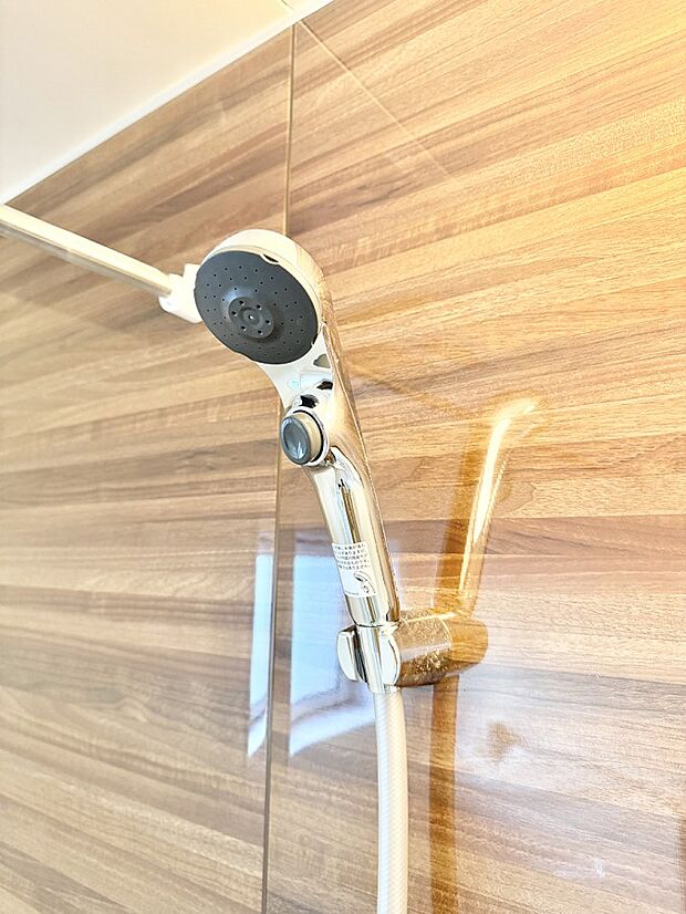 ■手元で簡単に止水できるため、水の無駄遣いを減らすことができます。