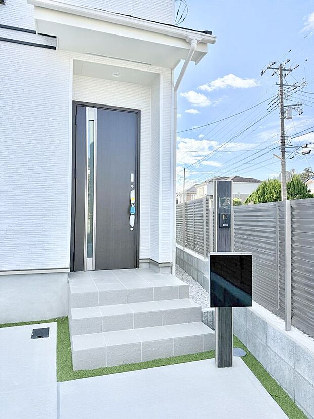 ■ 心地よい暮らしへとつながる、温かい玄関