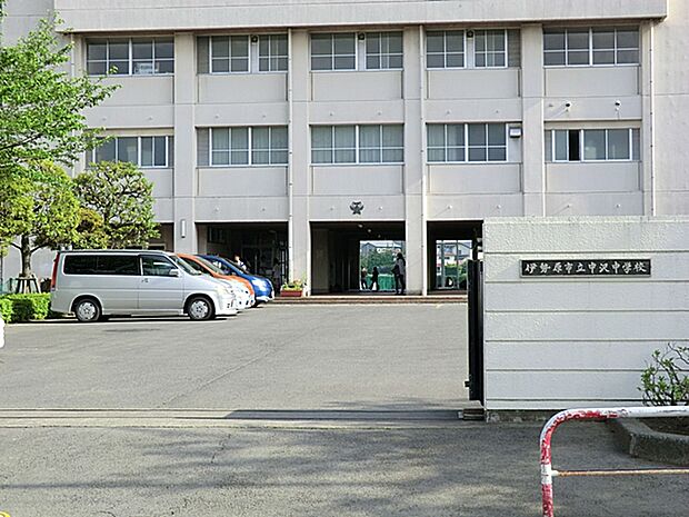 中学校 1040m 伊勢原市立中沢中学校