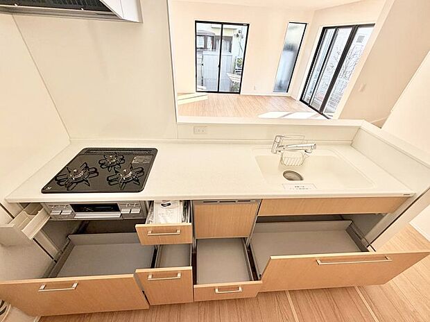 ■家族の絆を深める、温もりのあるキッチン