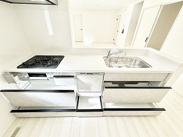 ■シンプルで機能的、毎日使いやすいキッチン