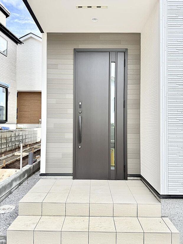 ■ 心地よい暮らしへとつながる、温かい玄関