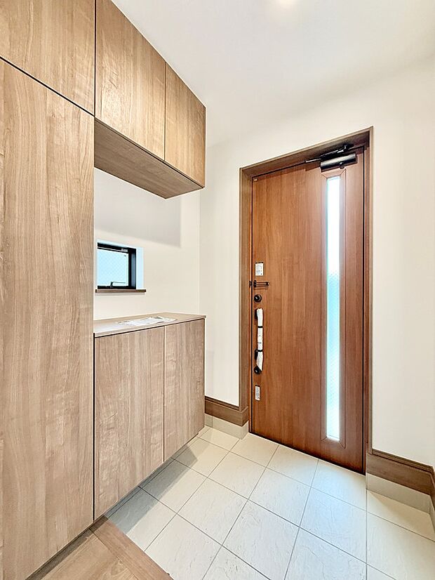 ■ 毎日を気持ちよく迎える、明るく温もりのある玄関