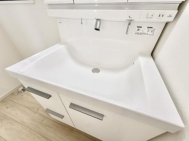 ■手洗いや顔を洗う時も快適に使える便利なシャワー