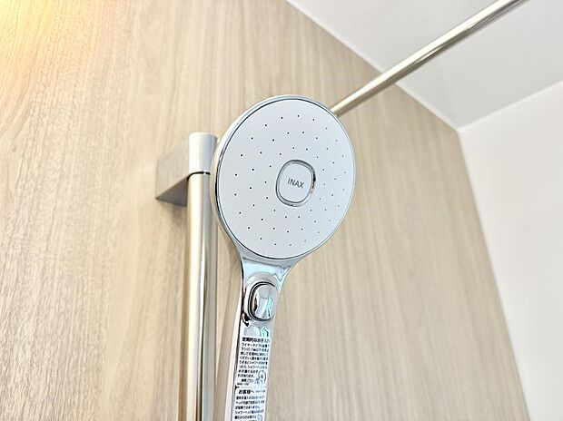 ■わざわざシャワー水栓のレバーまで手を伸ばす必要がなく、簡単に止水できる