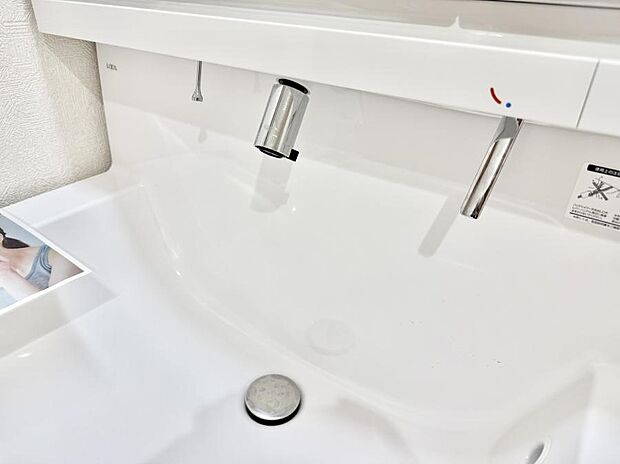 ■手洗いや顔を洗う時も快適に使える便利なシャワー